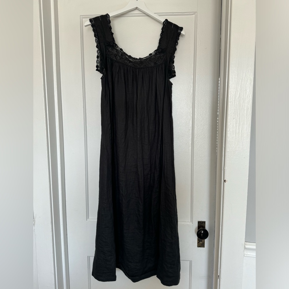 Dôen Avis Nightgown–Black